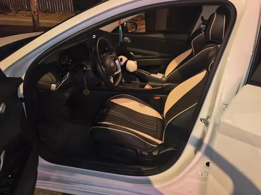 Hyundai Elantra — миниатюра 8