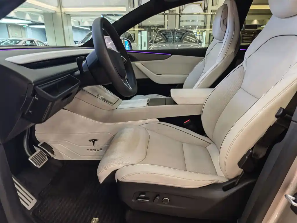 Tesla Model Y L — миниатюра 8