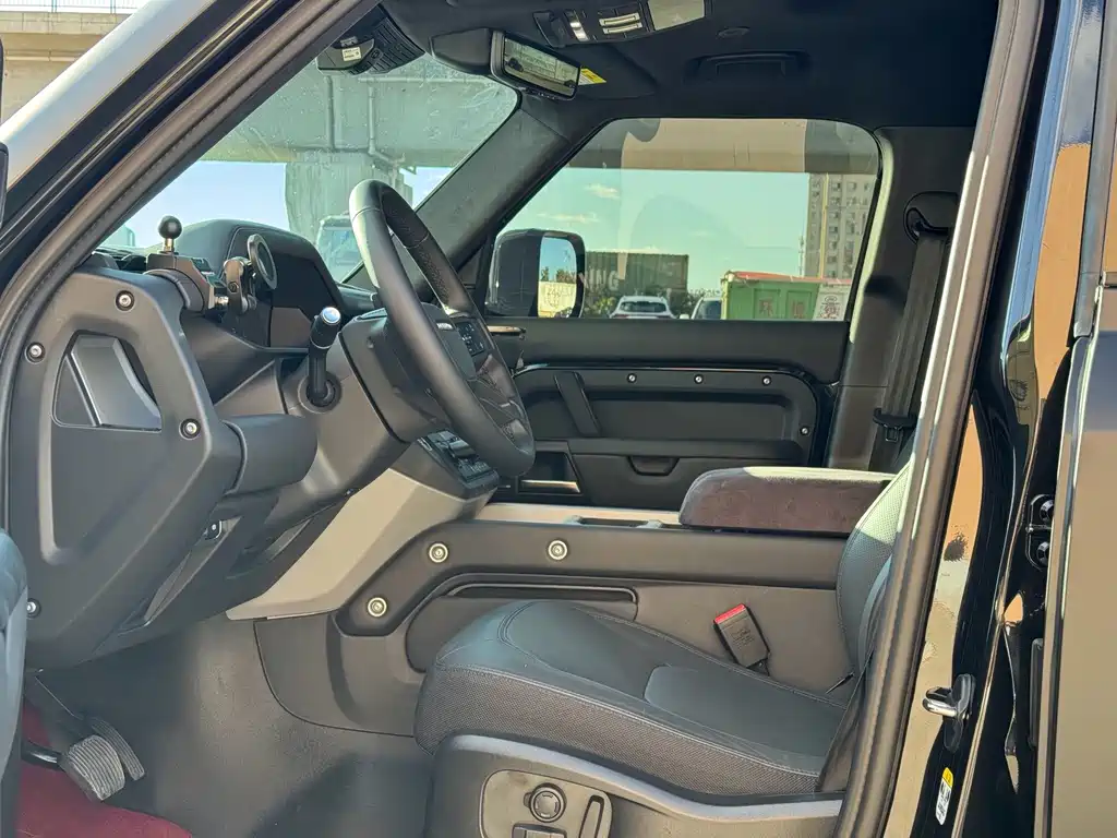 Land Rover Defender — миниатюра 5