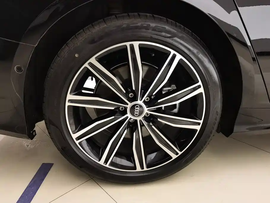 Audi A6L — миниатюра 6