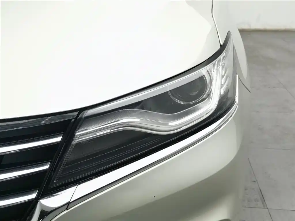 ROEWE RX5 NEW ENERGY