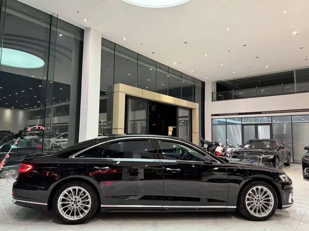 Audi A8 — миниатюра 8