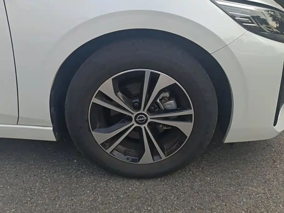 Nissan Sylphy — миниатюра 6