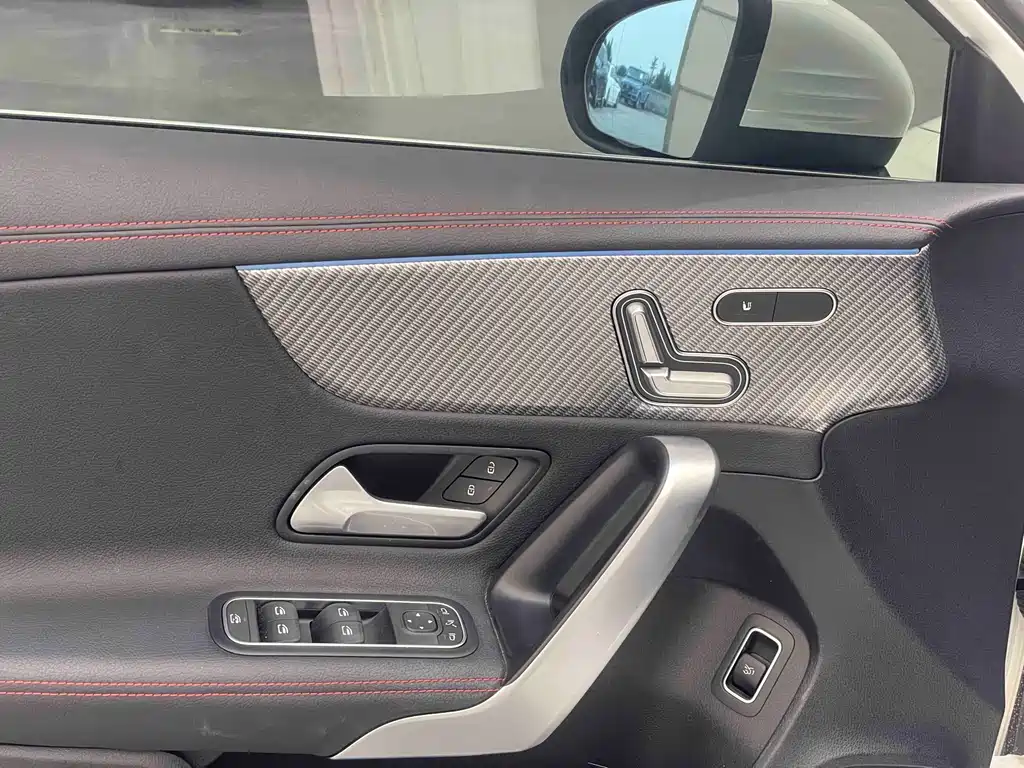 Mercedes-Benz A-Class A 2024 A 200 L Fashion