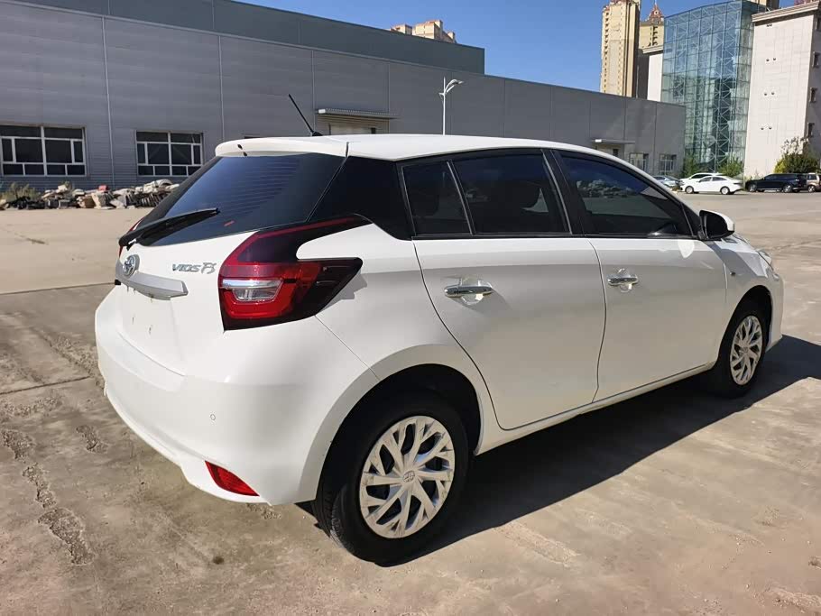 Toyota Vios FS 1.5 л 2023 г. Белый, пробег 27000 км