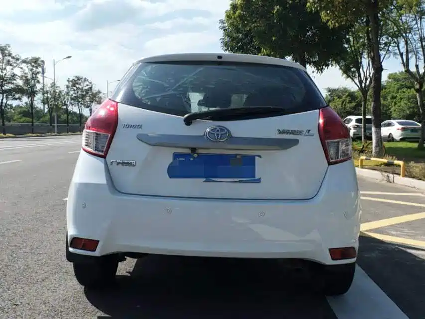 Toyota Yaris L — миниатюра 3