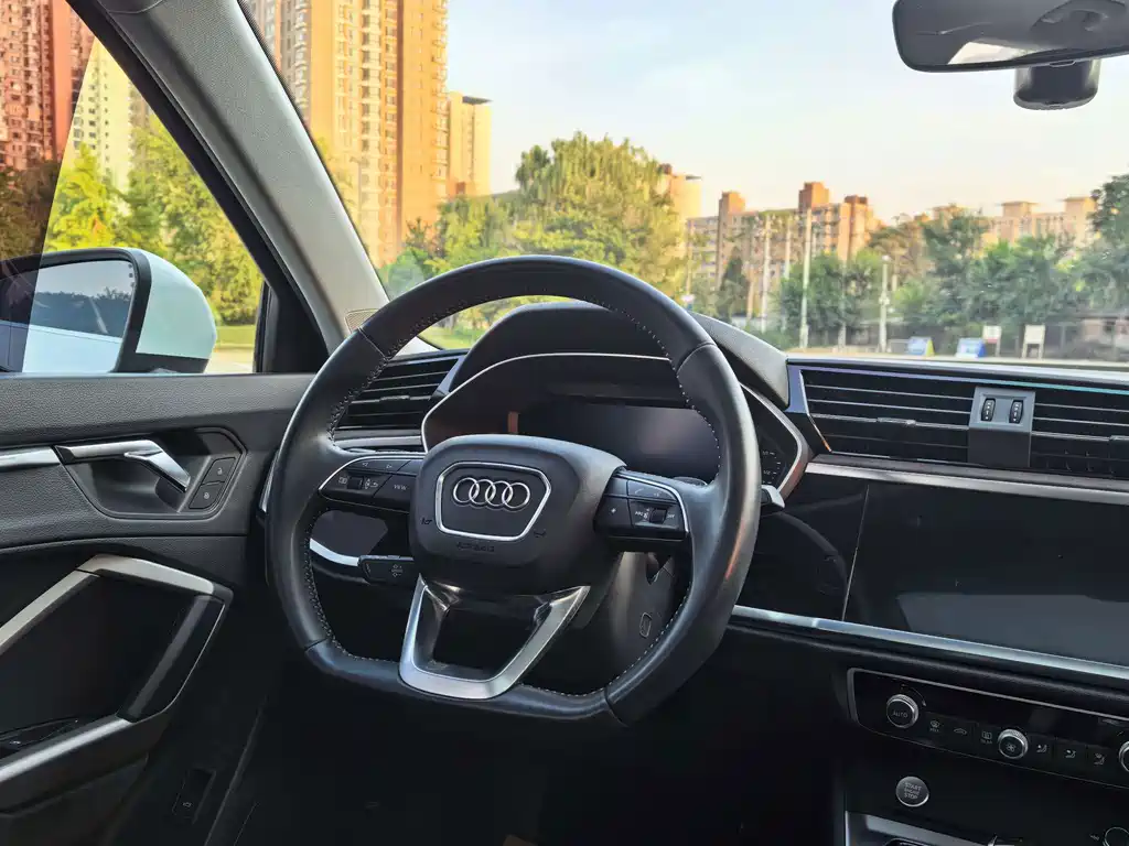 Audi Q3 — миниатюра 12