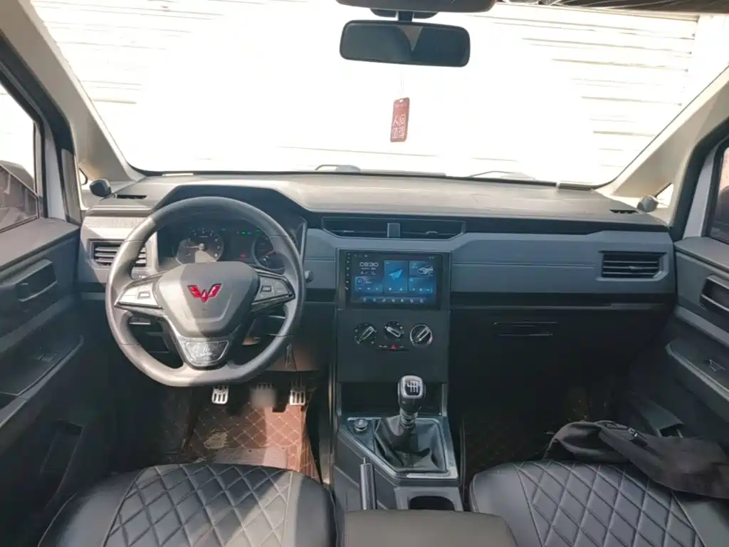 Wuling Hongguang PLUS — миниатюра 10