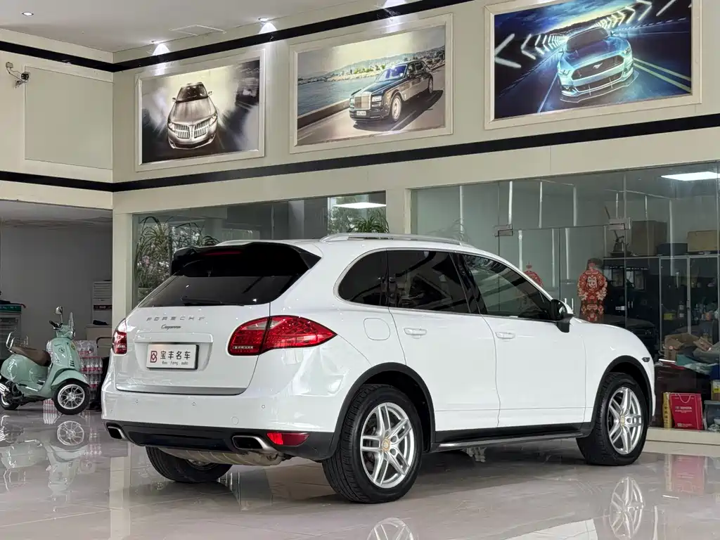 Porsche Cayenne — миниатюра 17