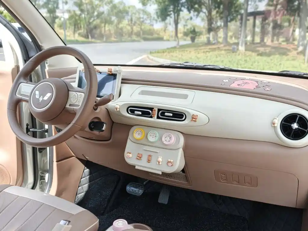 Wuling MINIEV — миниатюра 11
