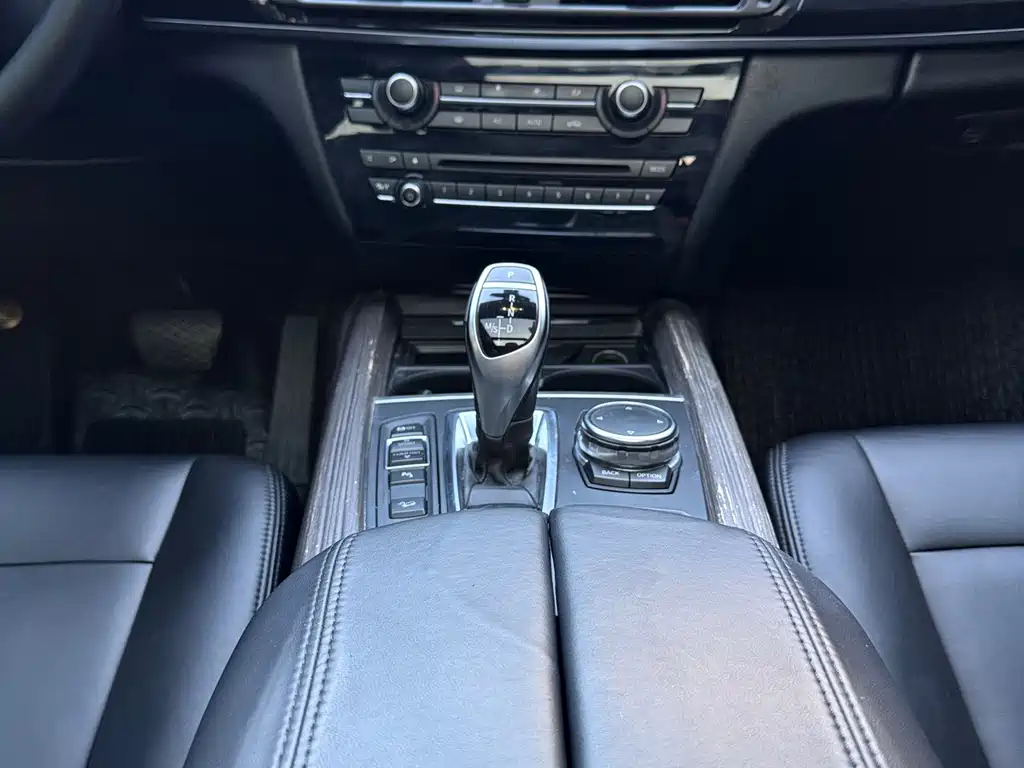 BMW X5 (Import) — миниатюра 11