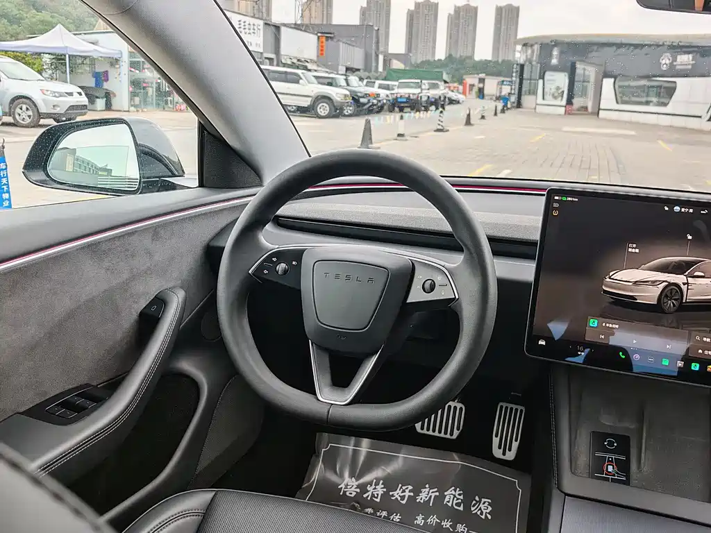 Tesla Model 3 — миниатюра 19