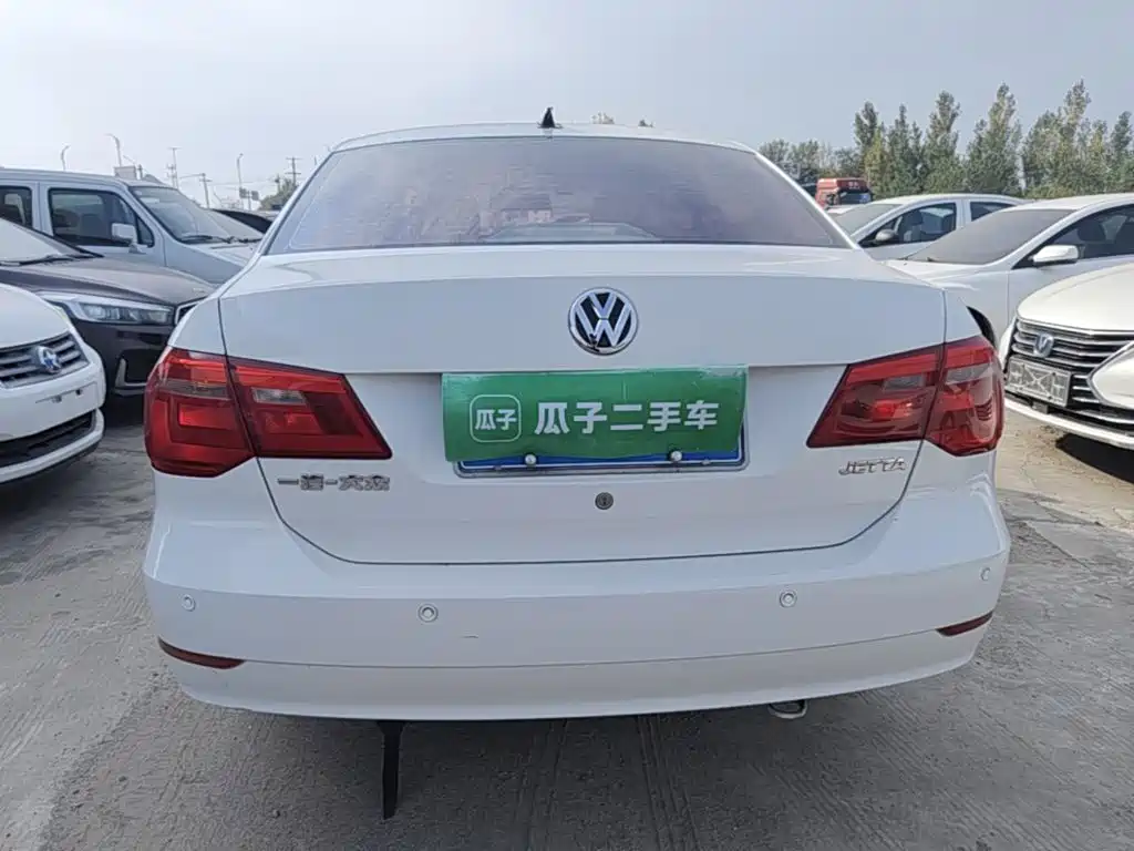 Volkswagen Jetta — миниатюра 6