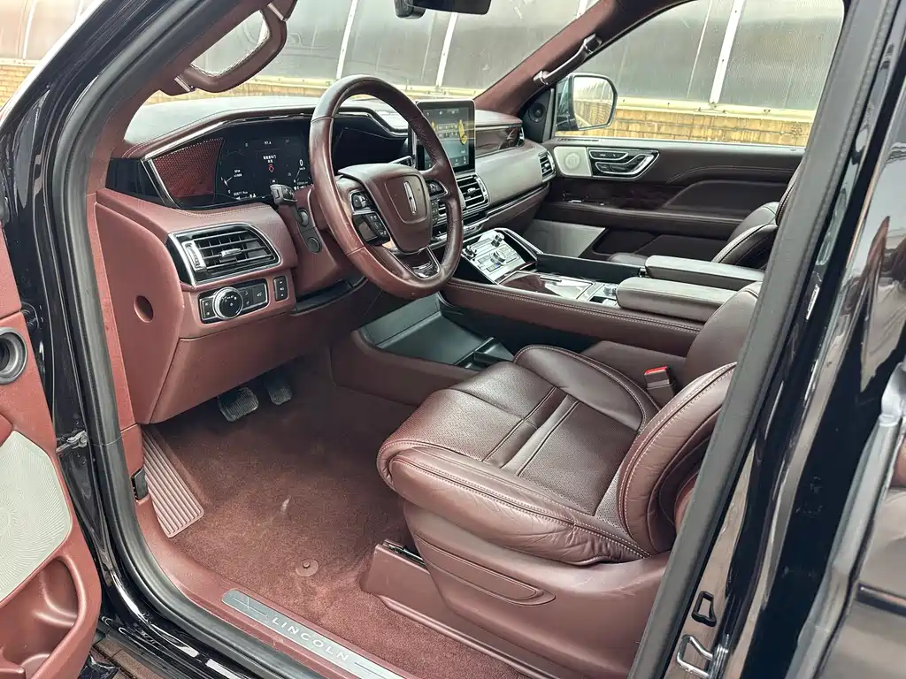 Lincoln Navigator — миниатюра 7