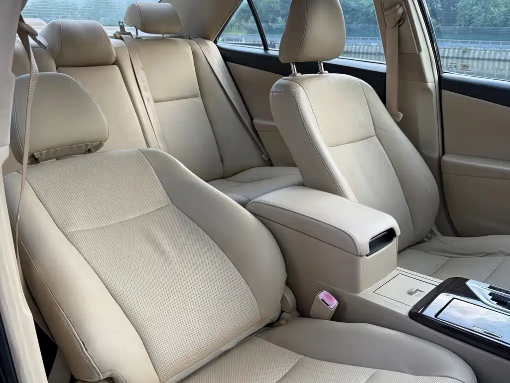 Toyota Camry — миниатюра 18
