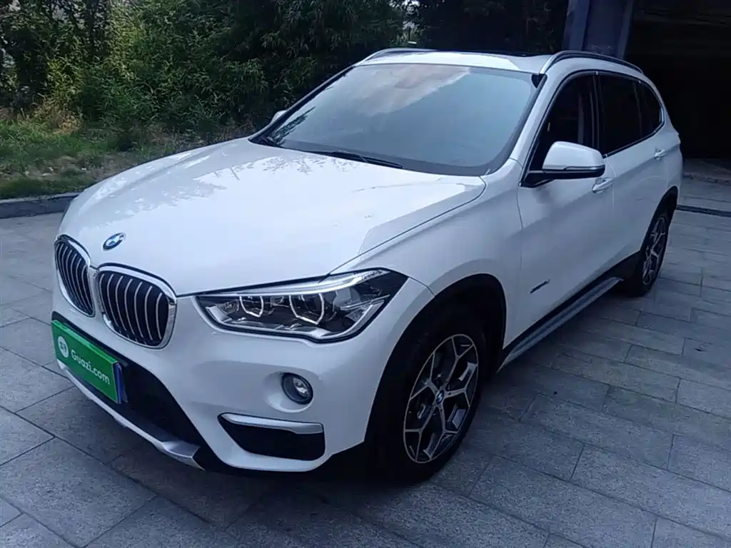 Купить BMW X1