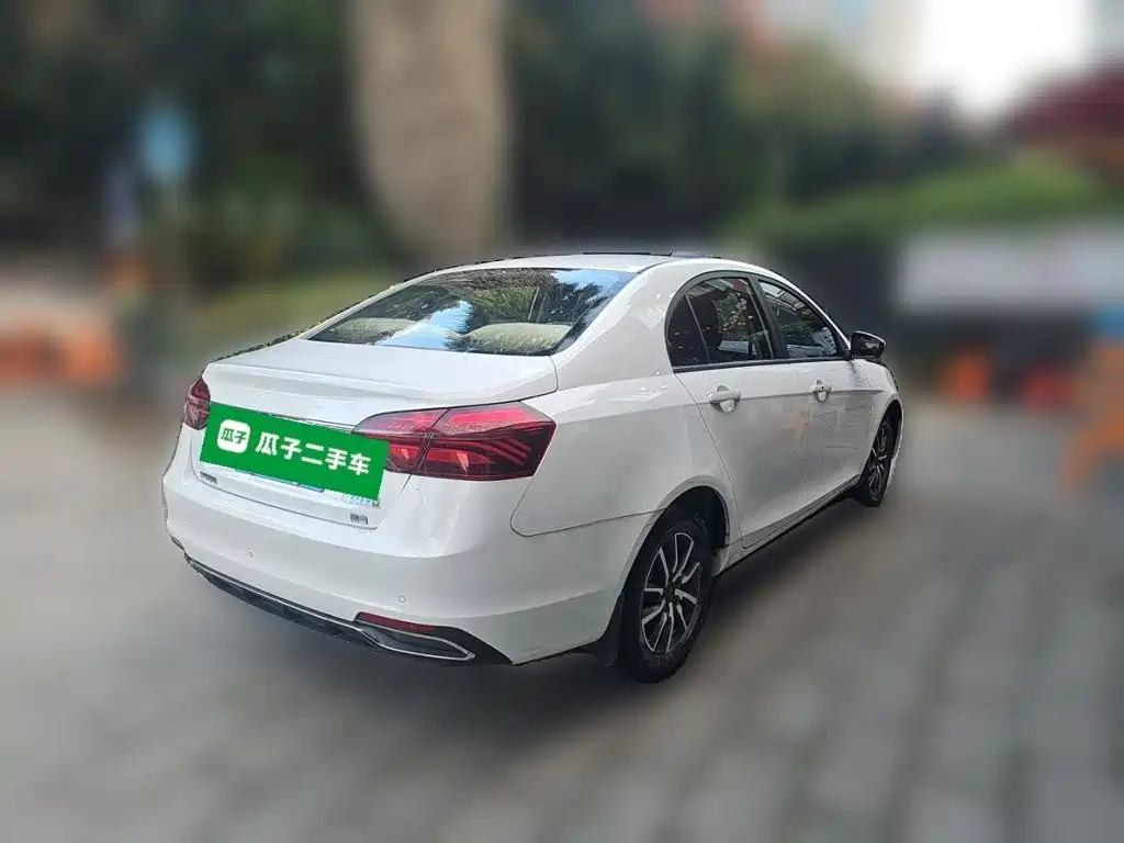 Geely Emgrand — миниатюра 4