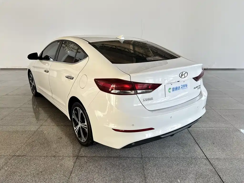 Hyundai Elantra — миниатюра 23