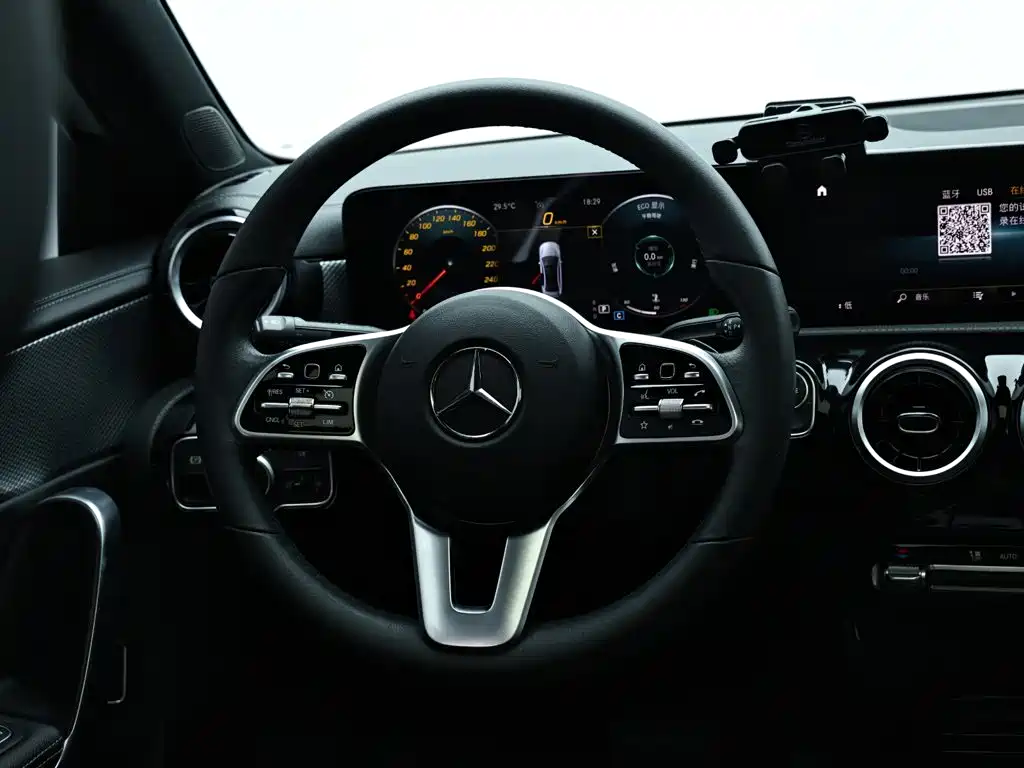 Mercedes-Benz A-Class — миниатюра 14