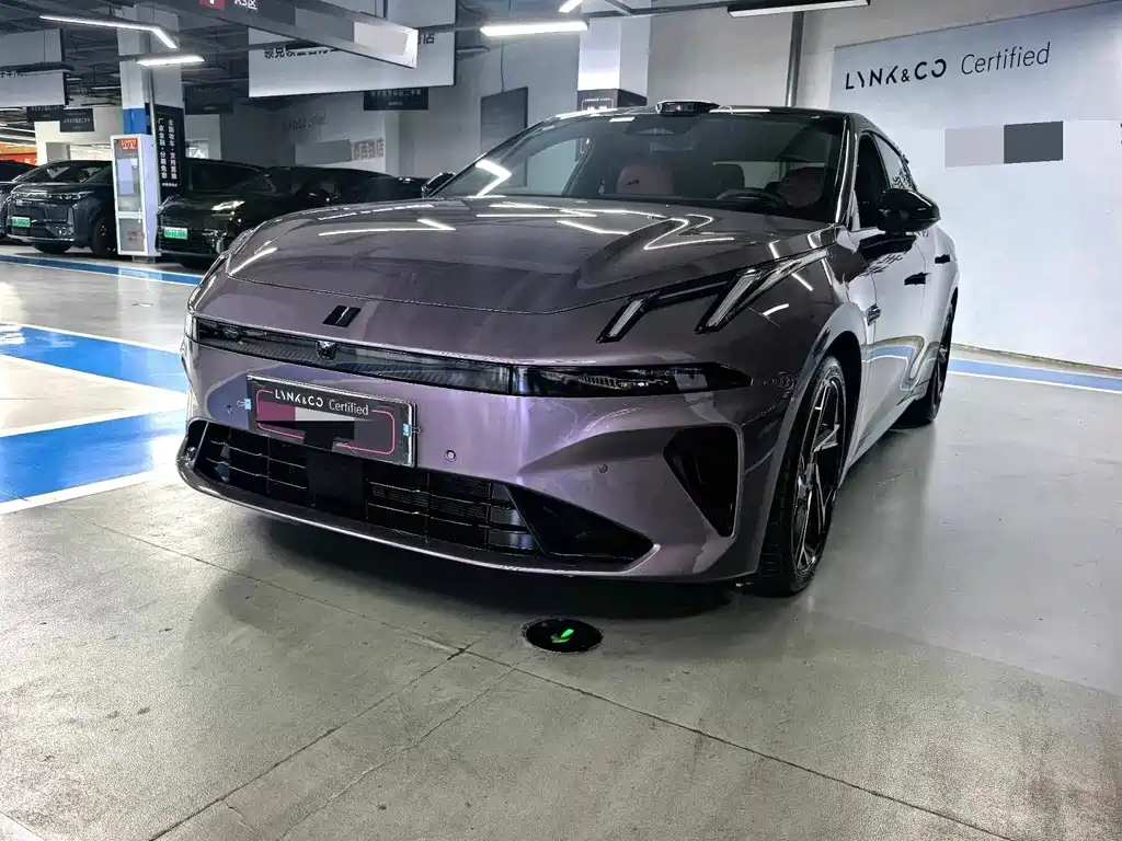 Lynk & Co 07 EM-P