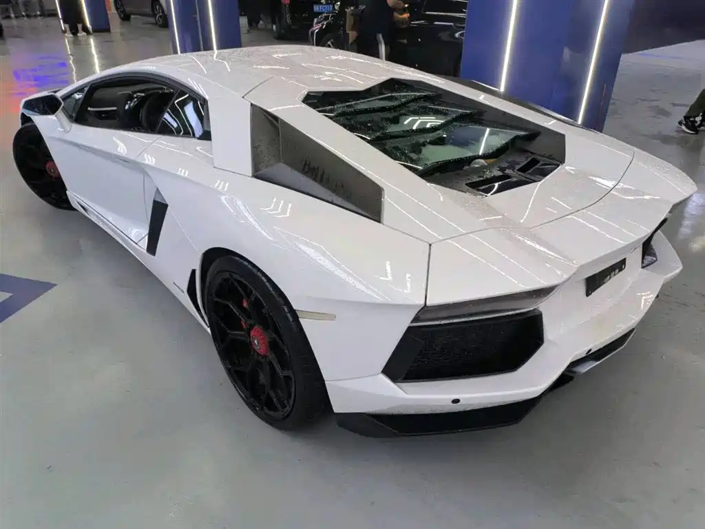 Lamborghini Aventador 2011 LP 700-4