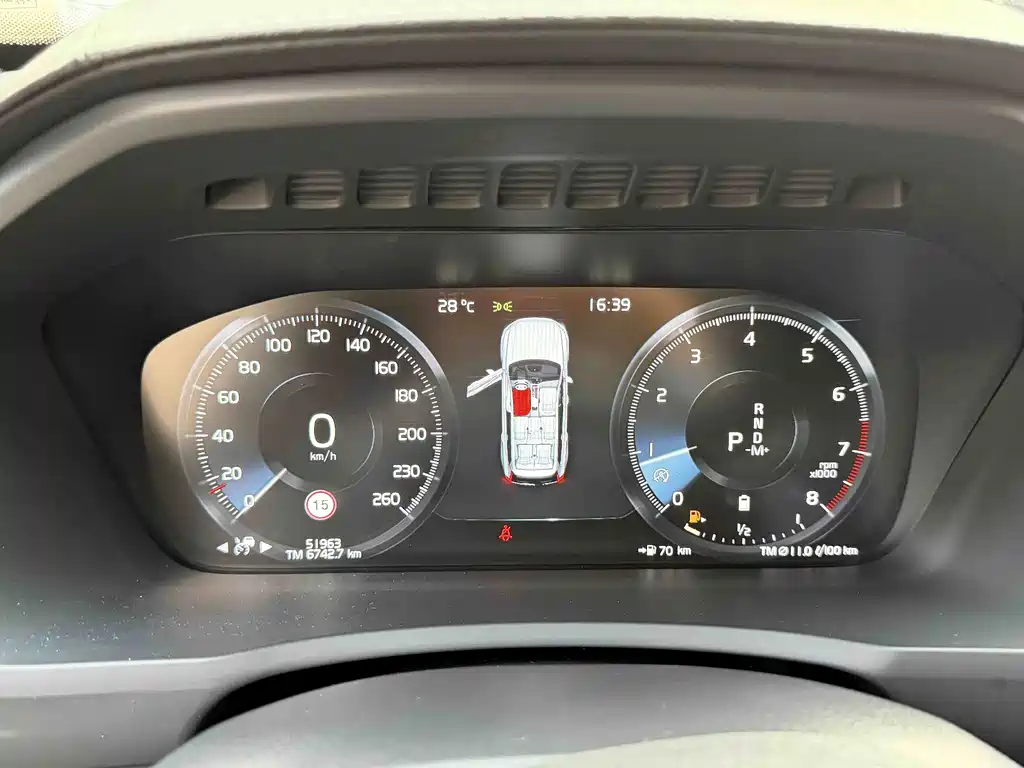 Volvo XC90 — миниатюра 16