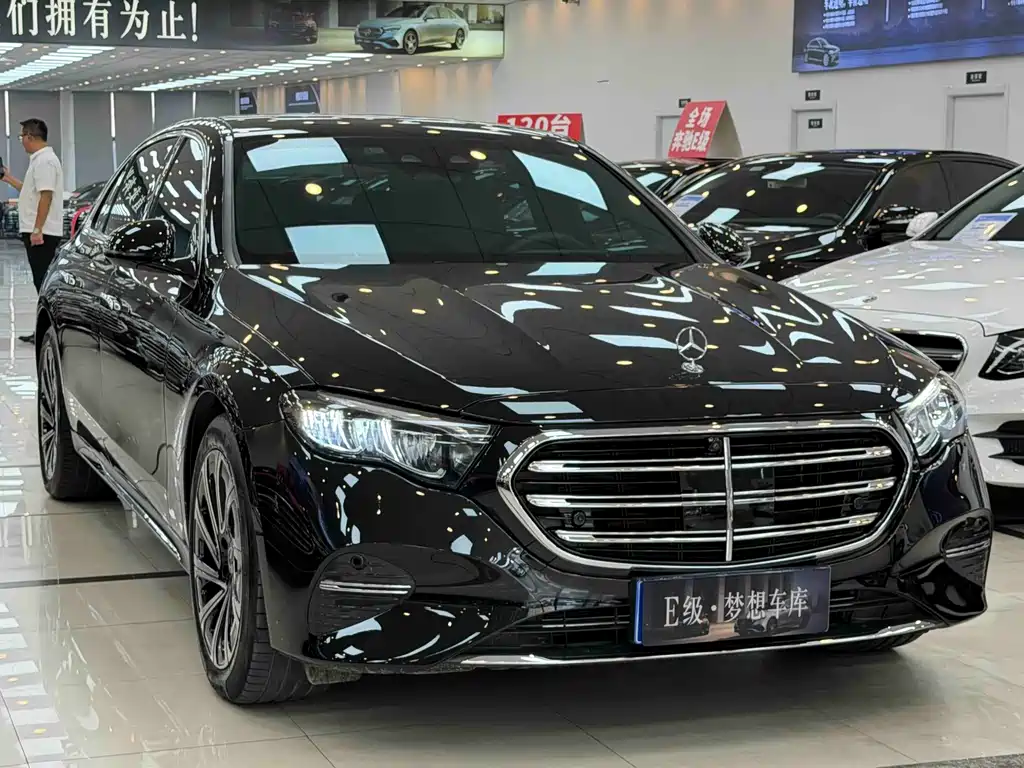 Mercedes-Benz E-Class — миниатюра 2