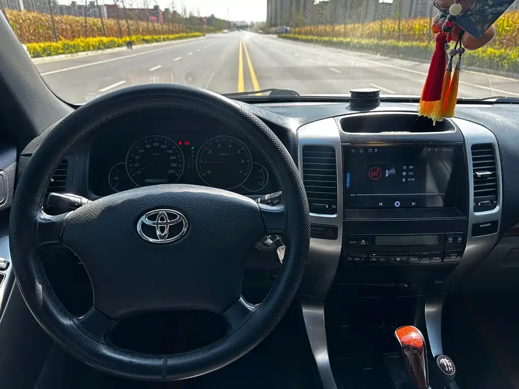 Toyota Prado — миниатюра 6