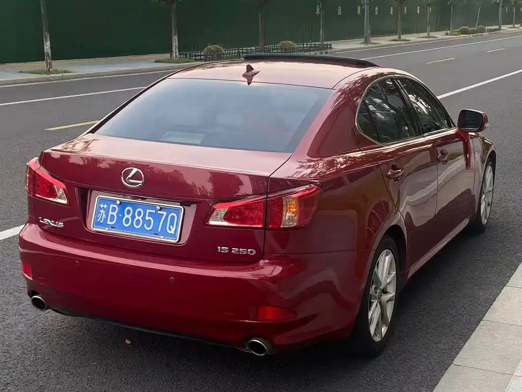 Lexus IS — миниатюра 6