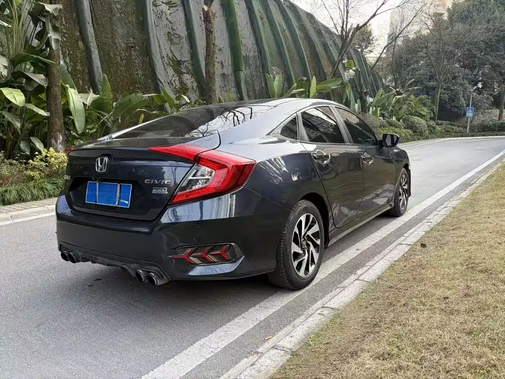 Honda Civic 2016 220TURBO CVT Luxury