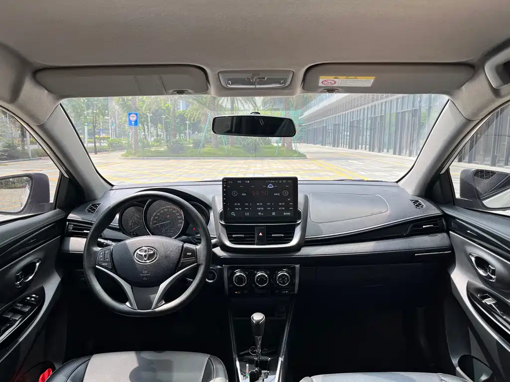 Toyota Yaris L — миниатюра 8