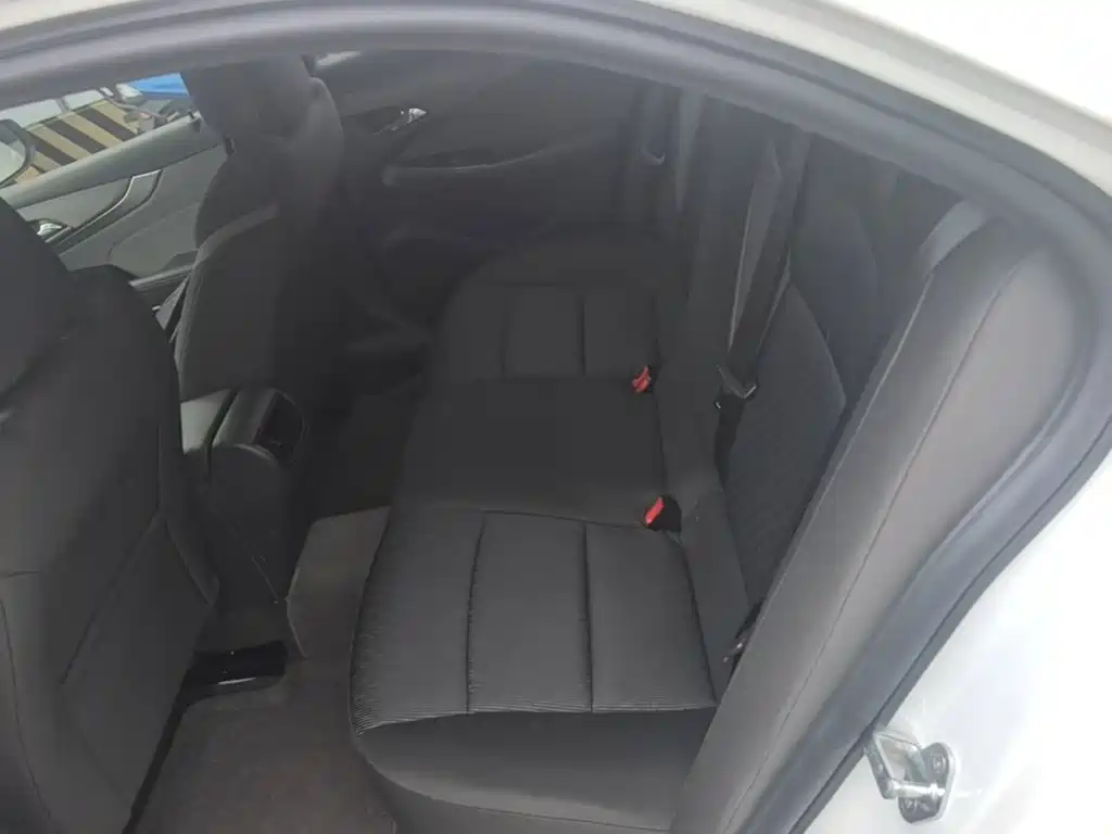 Chevrolet Malibu — миниатюра 17