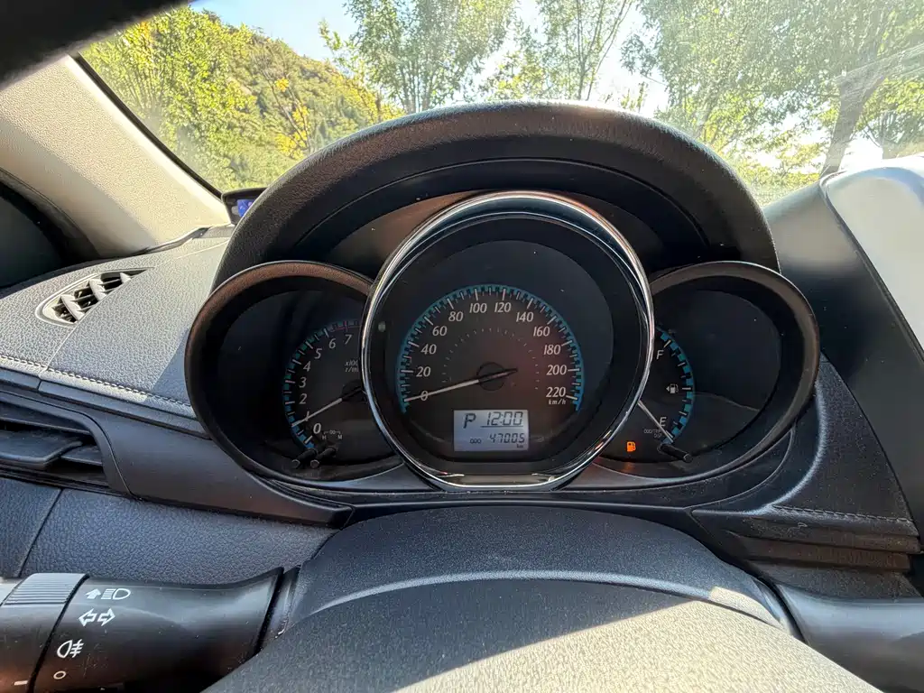 Toyota Yaris L — миниатюра 13
