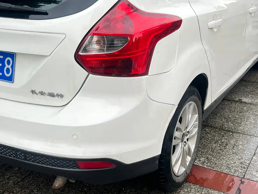 Ford Focus — миниатюра 14