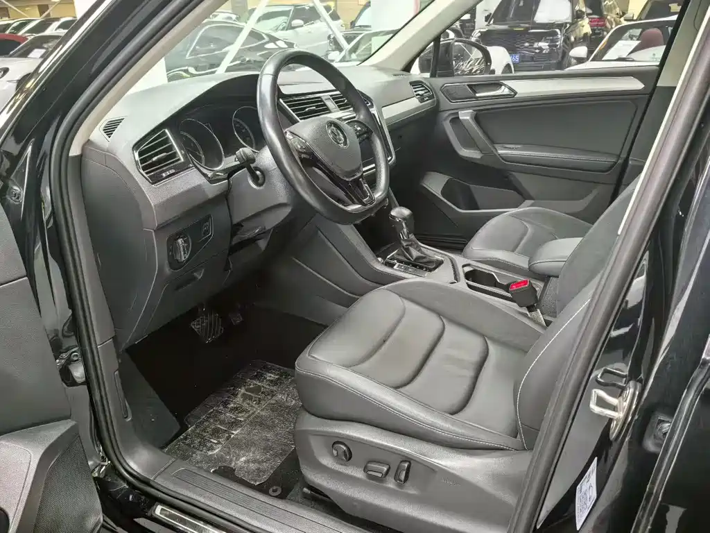 Volkswagen Tiguan L — миниатюра 5