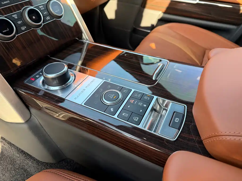 Land Rover Range Rover — миниатюра 12