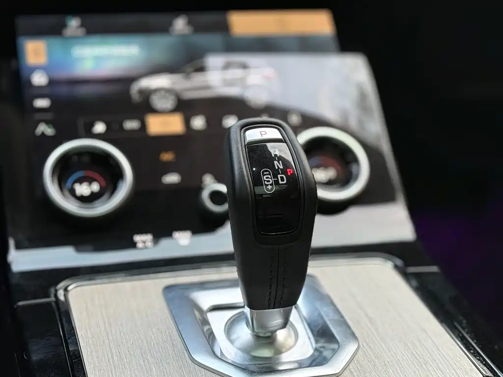 LAND ROVER RANGE ROVER AURORA