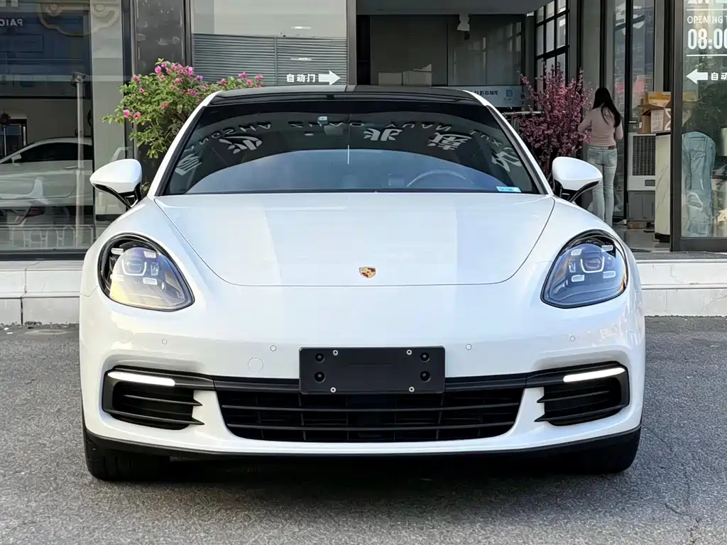 Porsche Panamera — миниатюра 2