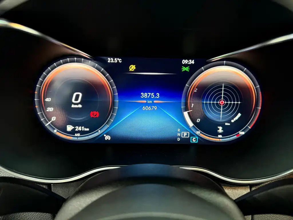 Mercedes-Benz C-Class — миниатюра 11