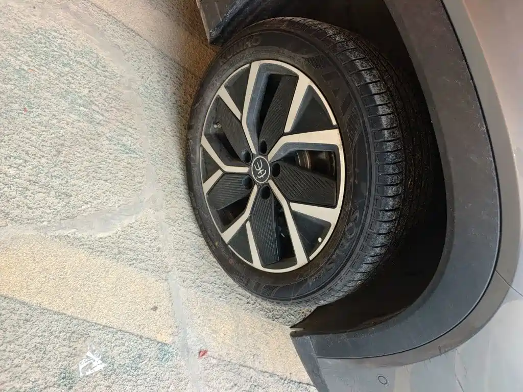 BYD L DM-i — миниатюра 25
