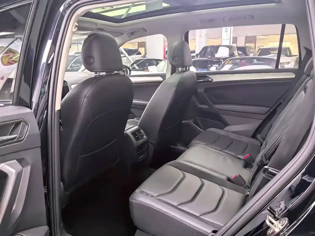 Volkswagen Tiguan L — миниатюра 6