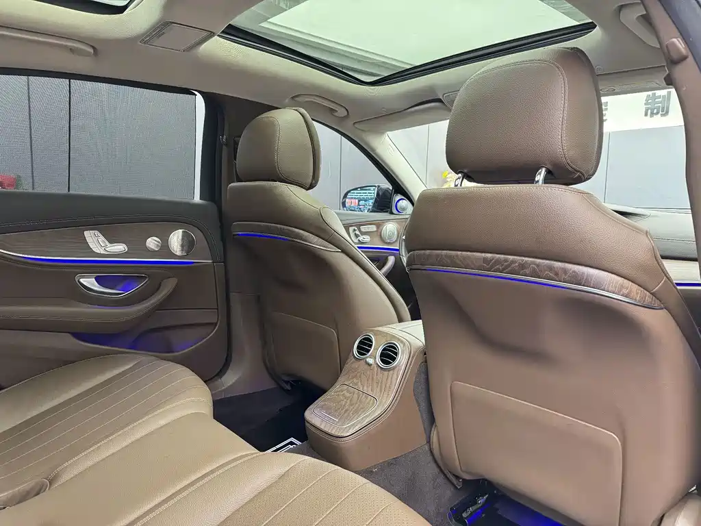 Mercedes-Benz E-Class — миниатюра 8