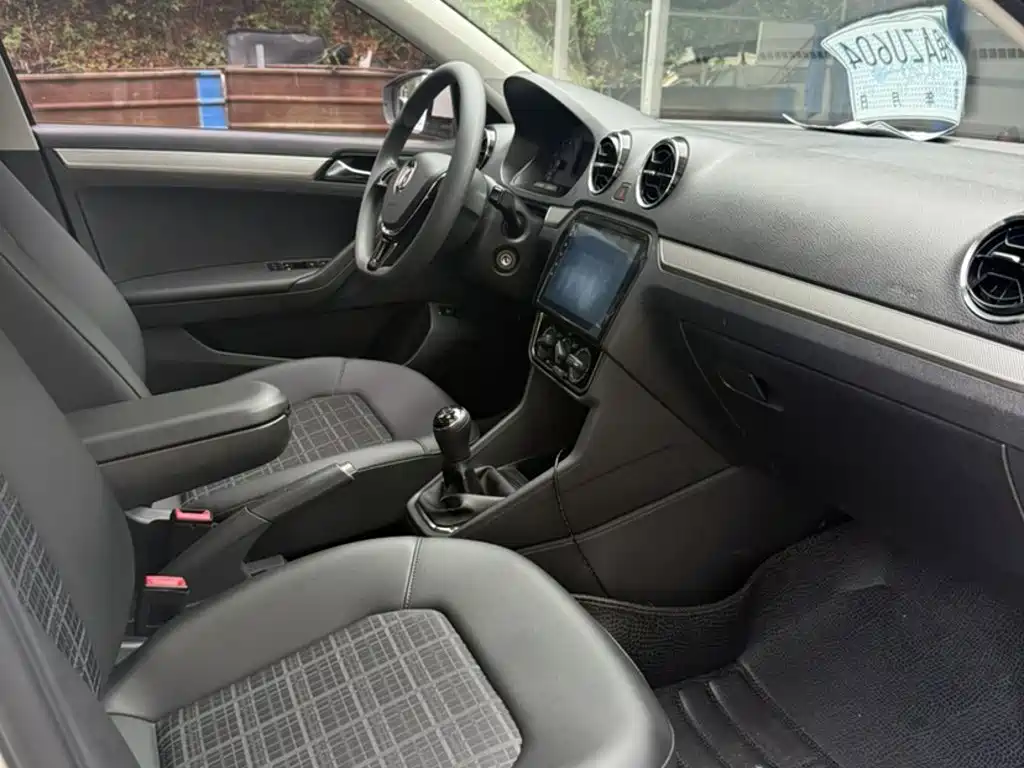 Volkswagen Jetta — миниатюра 11