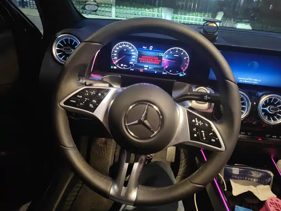 Mercedes-Benz GLB — миниатюра 15