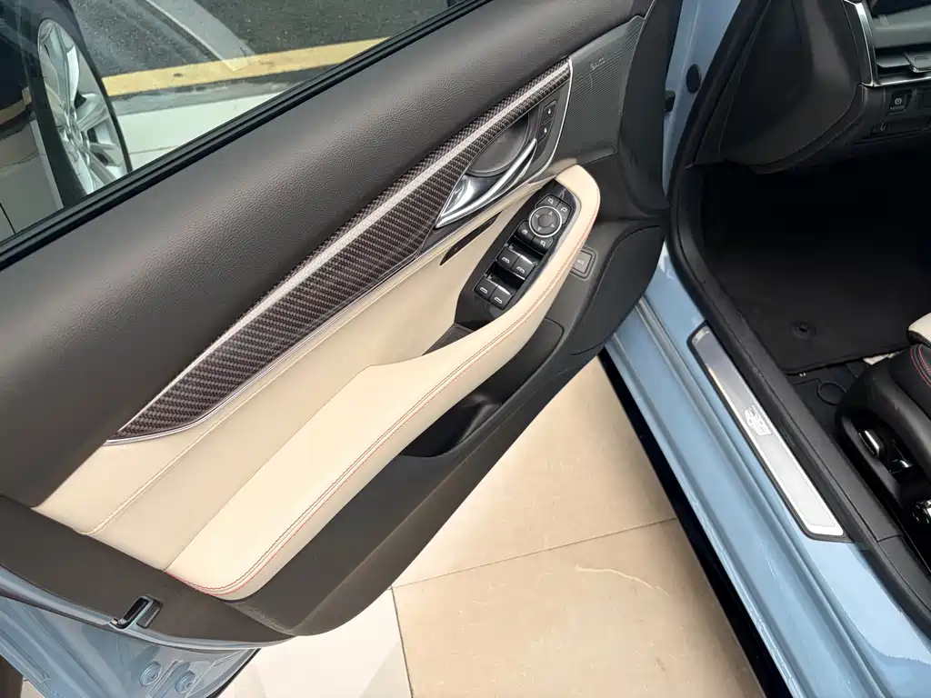 Cadillac CT5 — миниатюра 7