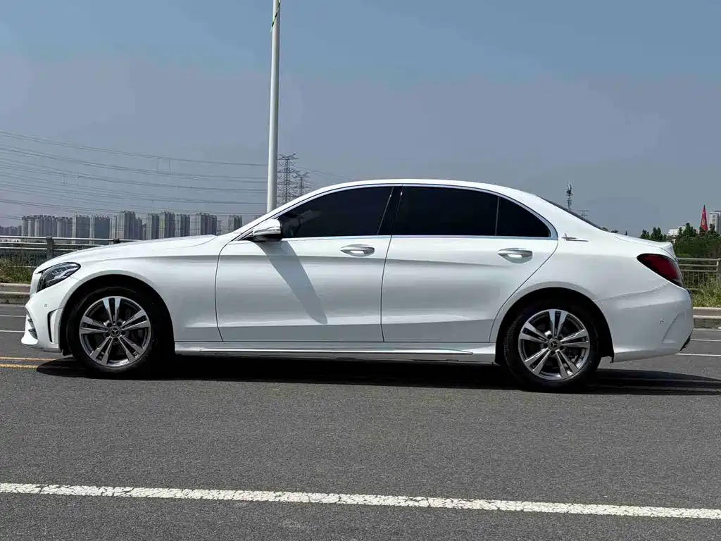 Mercedes-Benz C-Class — миниатюра 5
