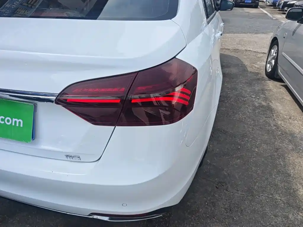 Geely Emgrand — миниатюра 8