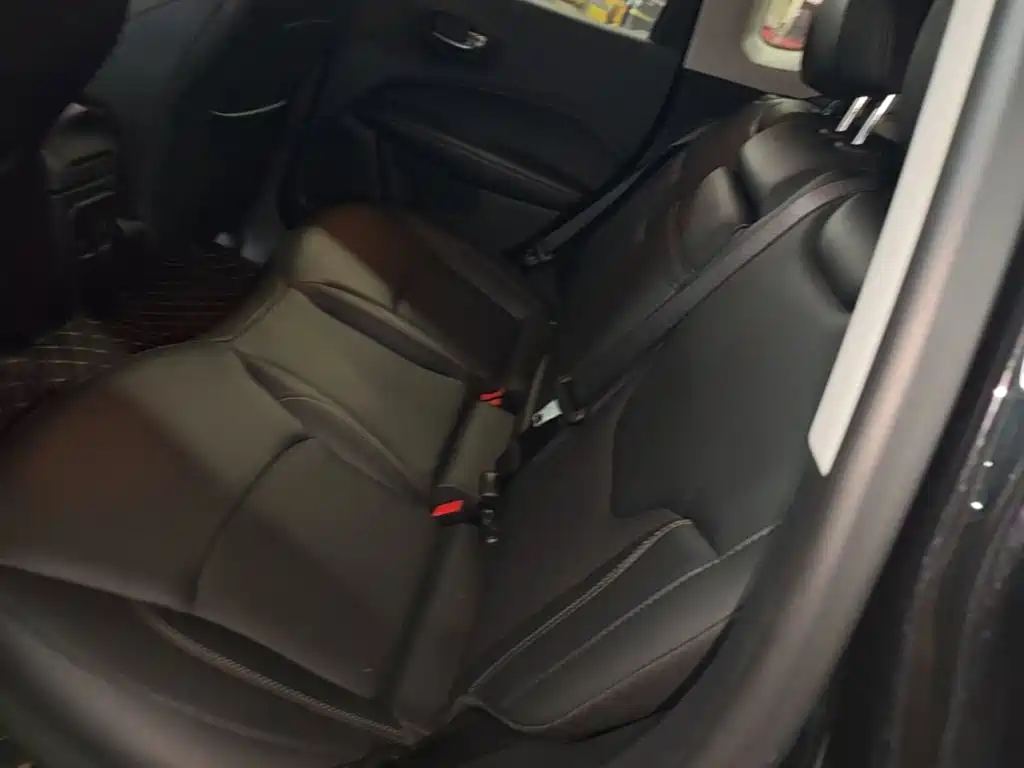 Jeep Compass — миниатюра 17