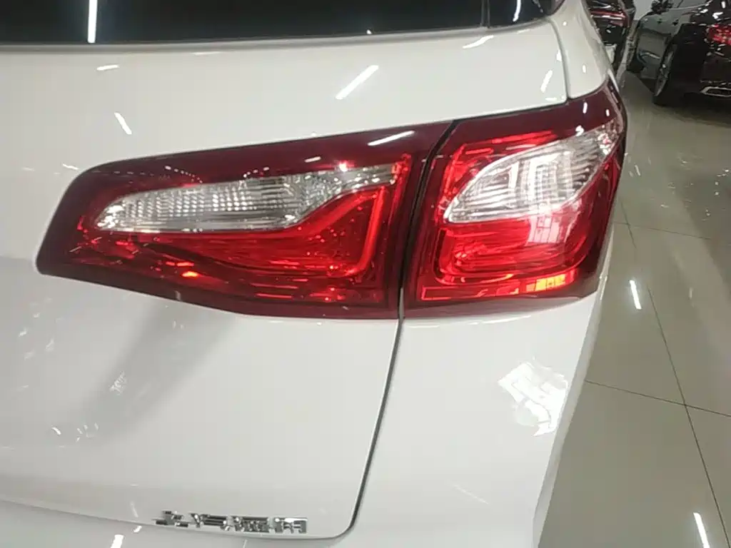 Chevrolet Equinox — миниатюра 8