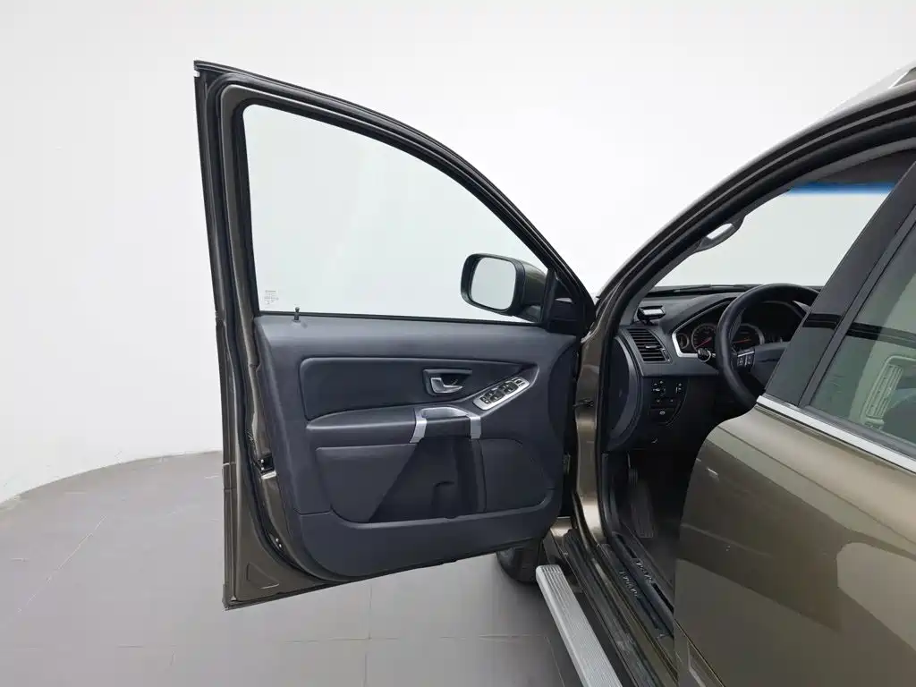 Volvo XC Classic — миниатюра 8